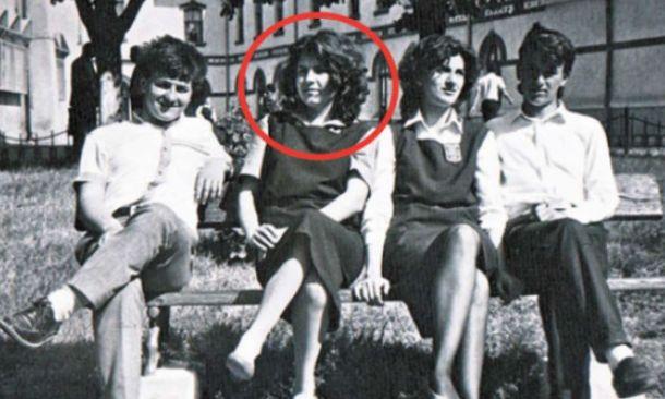 De nerecunoscut! Cum arăta Elena Udrea în tinerețe. Era brunetă și avea părul creț - Galerie FOTO 671341