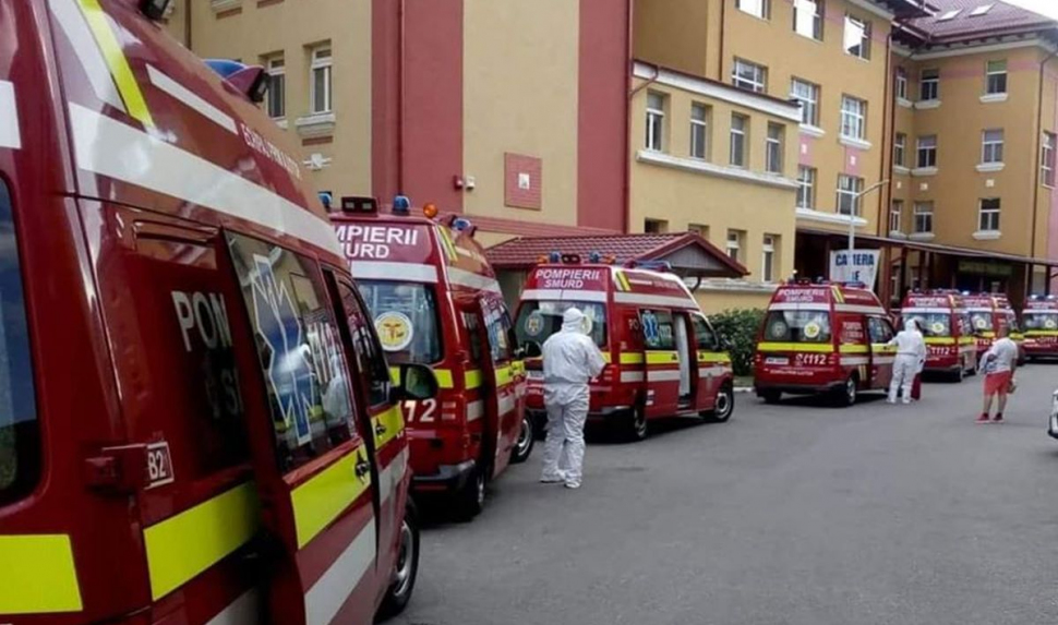 Coadă nesfârșită de ambulanțe cu pacienți infectați cu COVID-19 la Institutul Matei Balș din Capitală
