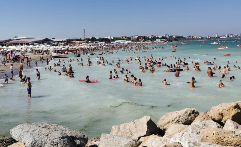 FOTO! Weekend aglomerat pe litoralul românesc! Plajele, invadate de zeci de mii de turiști - Imagini incredibile 671736