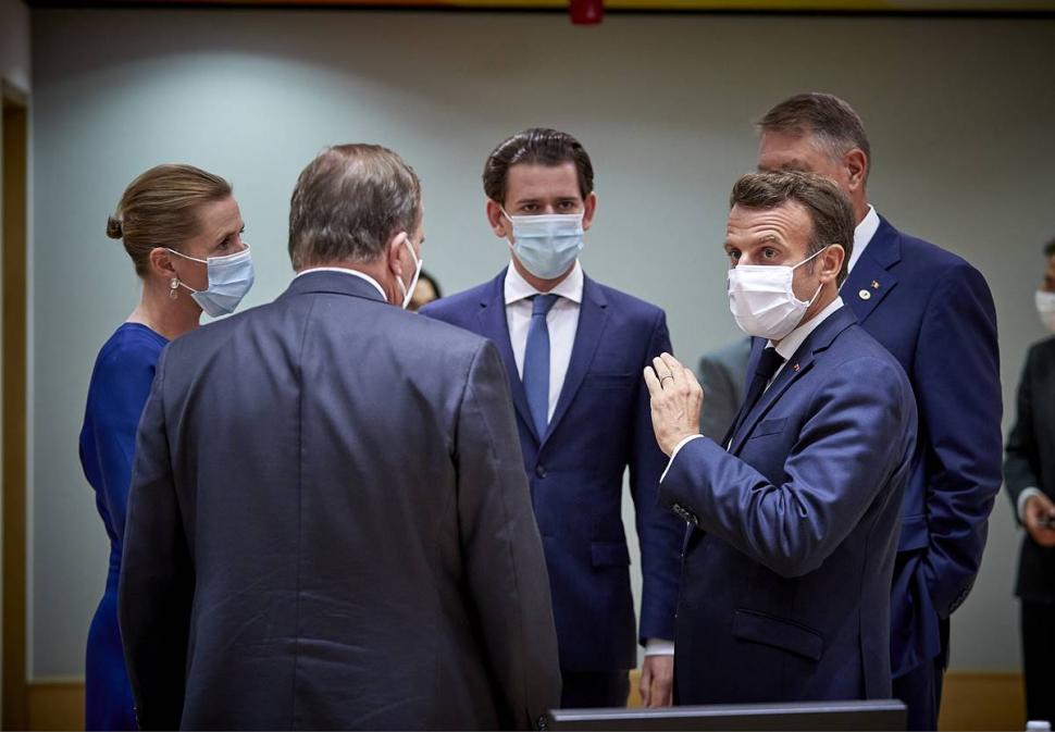 Cum a fost surprins preşedintele Iohannis, la summitul UE de la Bruxelles. Sigurul fără mască - GALERIE FOTO 671982