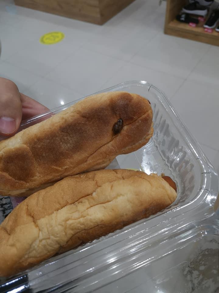 Ce a găsit o tânără din Bucureşti în pâinea cumpărată din supermarket. ”Cât de nenorociţi!" - GALERIE FOTO 672189