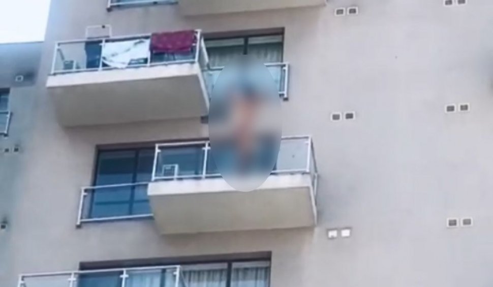 Tânăr dezbrăcat filmat când se aruncă de la etajul 6 al unui bloc din București