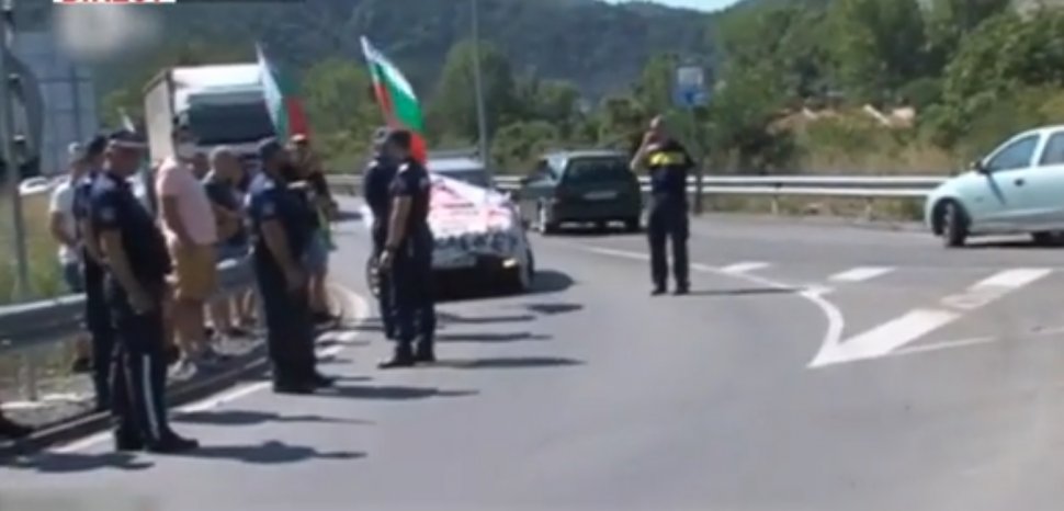 Autostrada spre Grecia, blocată de zeci de protestatari bulgari