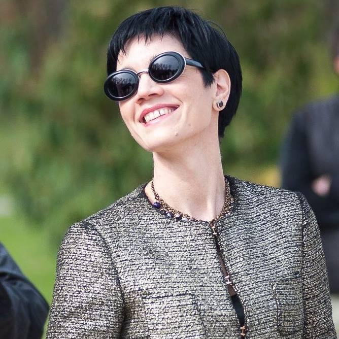 Cât de bogată e femeia din umbra lui Klaus Iohannis. Ce salariu câştigă Delia Dinu de la Administraţia Prezidenţială şi ce avere are - GALERIE FOTO 673608