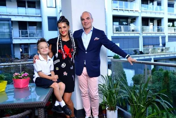 Cum arată și cu ce se ocupă soția lui Rareș Bogdan. Florina este extrem de frumoasă și are un job total neașteptat - GALERIE FOTO 673823