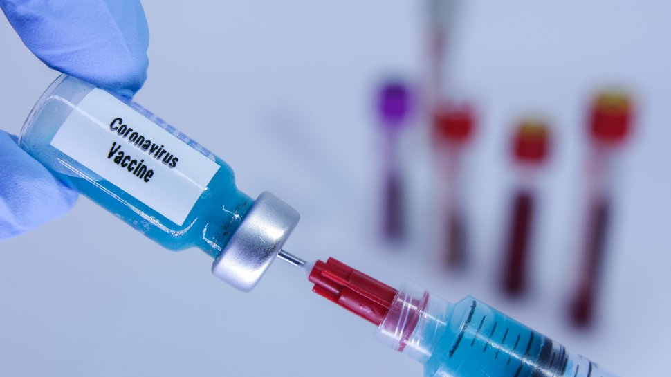 OMS, sceptică la vaccinul Rusiei. Apropiații lui Putin s-au injectat deja cu coronavirus