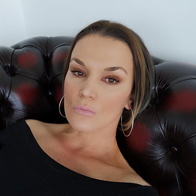 Româncă din Marea Britanie, apel pentru găsirea unui "bărbat atrăgător" cu care a flirtat într-un Lidl: "Cine și unde ești?" 674920