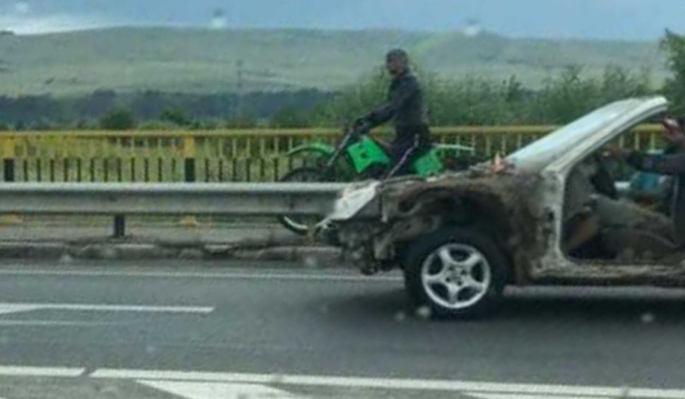 Șofer prins în Cluj în timp ce conducea o mașină fără plafon, portiere și aripi