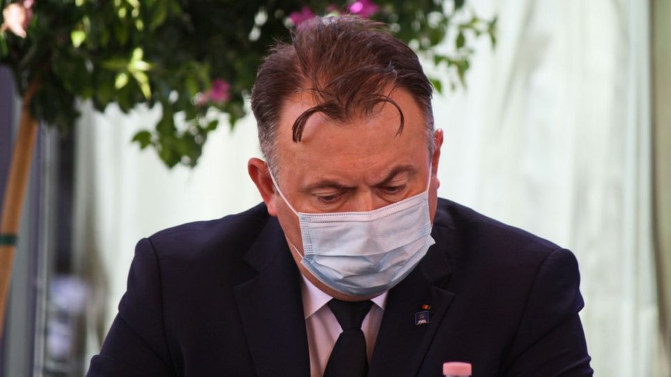 Ministrul Nelu Tătaru: Masca este obligatorie și pentru elevii mici! La ce regulă a renunțat Ministerul Sănătății