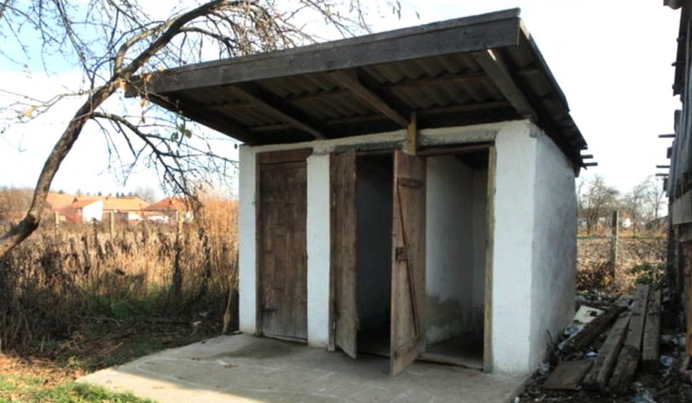 România școlilor cu toalete în fundul curții: "Suntem mai rău decât în Africa"