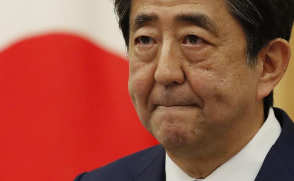 A demisionat cel mai longeviv premier din Japonia. Shinzo Abe: Vă cer scuze din adâncul inimii