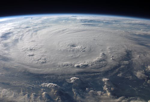 Uraganul Laura a făcut ravagii. Sute de mii de case au fost afectate şi cel puţin şase oameni şi-au pierdut viaţa