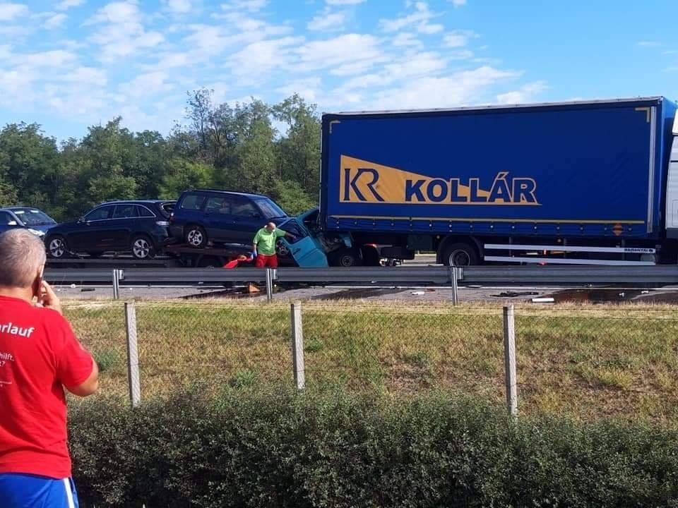 Un șofer român a murit într-un accident teribil pe o autostradă în Ungaria. A intrat sub TIR 676497