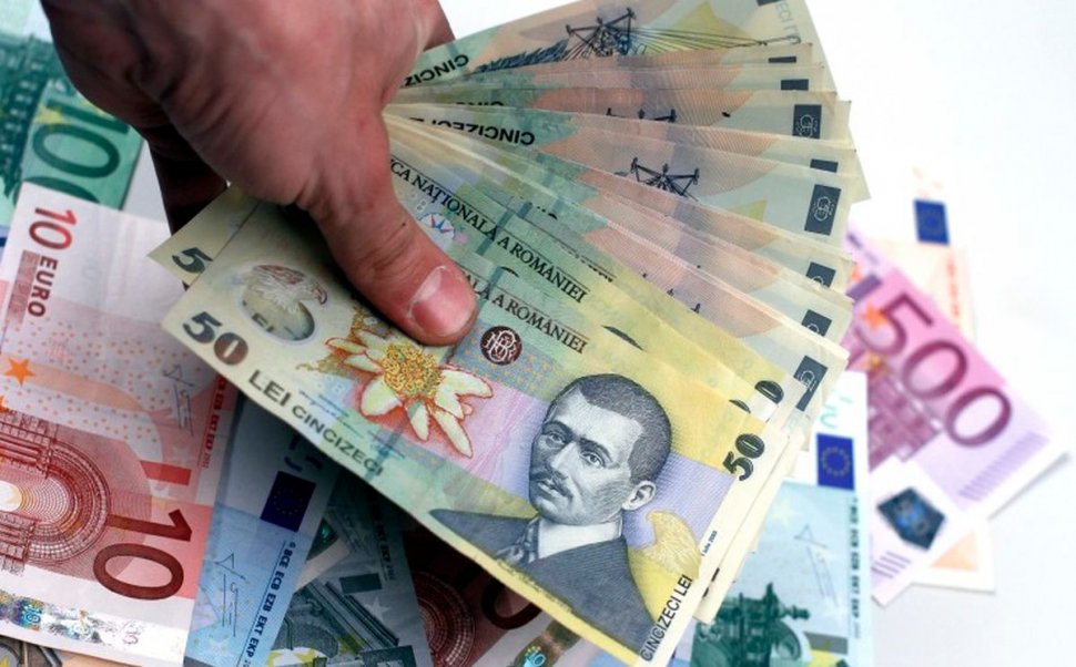 Lovitură pentru românii care au credite în euro. Moneda europeană a atins un nou maxim