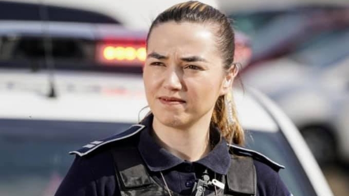 Elisa, ”polițista pitbull” cu peste 200 de prinderi în flagrant - Poartă cu mândrie uniforma și toți o știu de frică