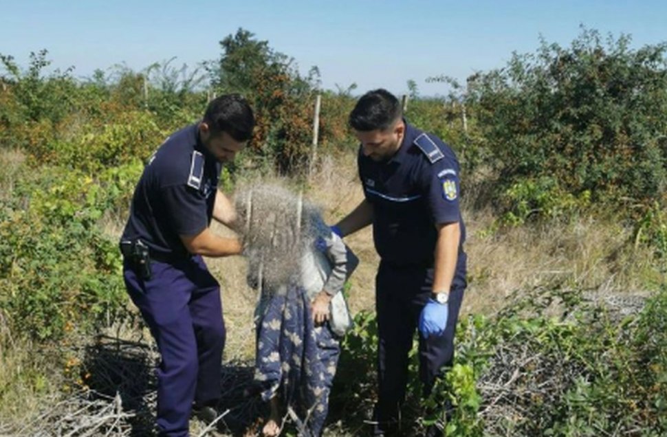 O bătrâna din Vrancea, dată dispărută, a fost găsită de polițiști într-o vie, la 6 km de casă