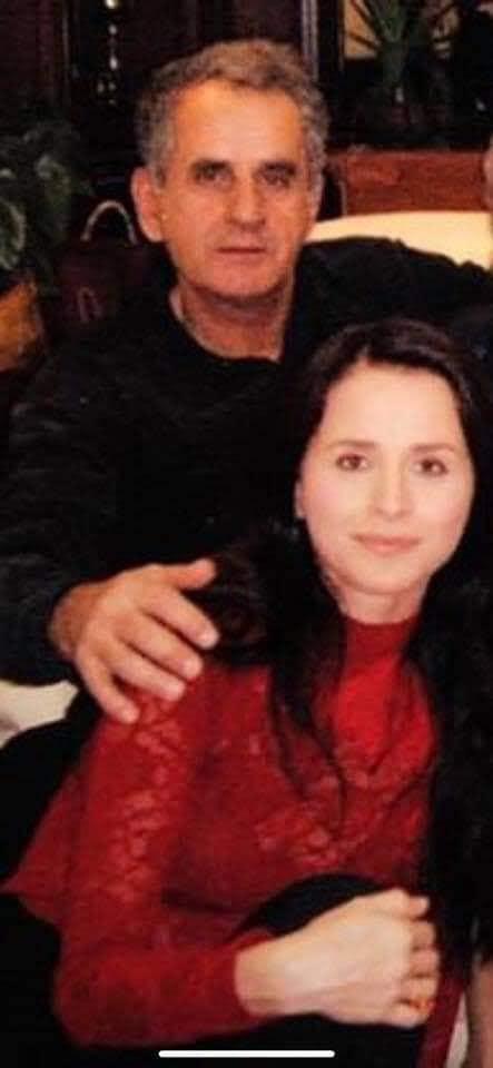 A murit tatăl Mădălinei Manole. El era bolnav de COVID-19 şi nu găsise loc la ATI când a ajuns la spital 677088