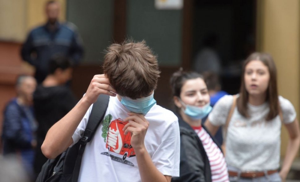 Surse: 12 școli din București sunt în scenariul roșu din cauza infectărilor cu coronavirus