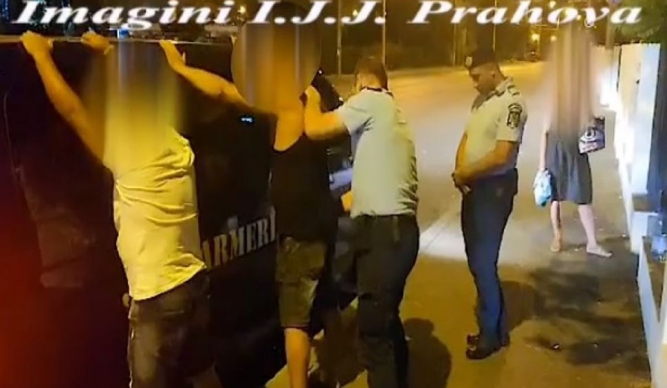 Patru tineri s-au luat la bătaie pe o stradă din Ploiești, chiar în fața sediului Jandarmeriei