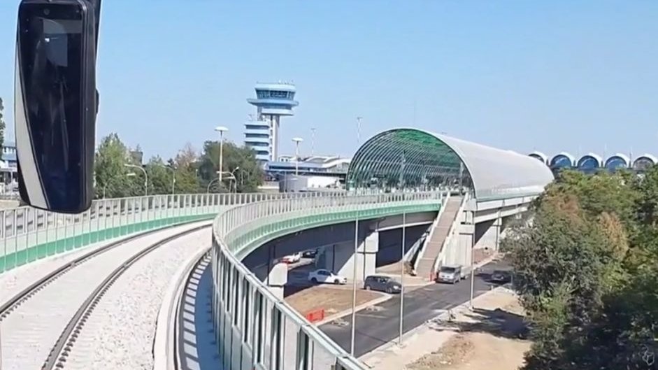 Primele imagini din trenul care face legătura între Gara de Nord şi Aeroportul Otopeni