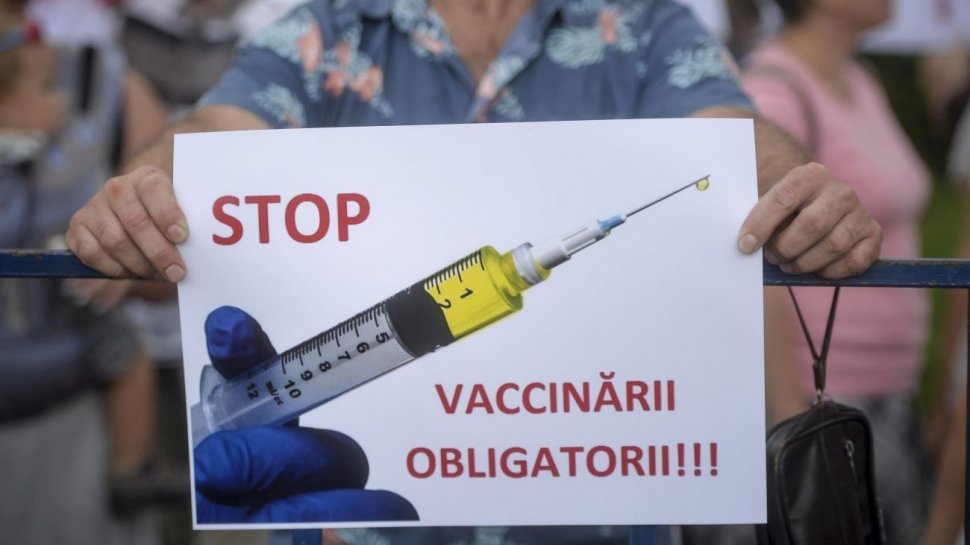 Scandal privind vaccinarea obligatorie COVID: ”Guvernul încearcă să adopte această lege!”