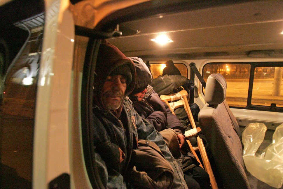 Român plecat cu grupul în Grecia: "Suntem 24 persoane într-un microbuz, nu se respectă nicio regulă din pandemie. Este o adevărată bătaie de joc!”