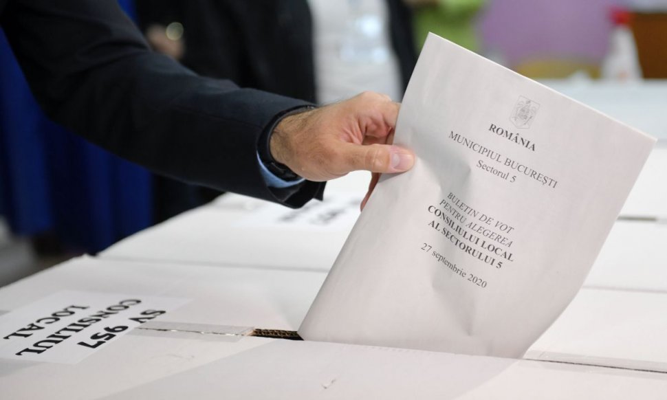 Un alegător din Bicaz a sunat la 112 după ce a primit un buletin de vot deja ştampilat