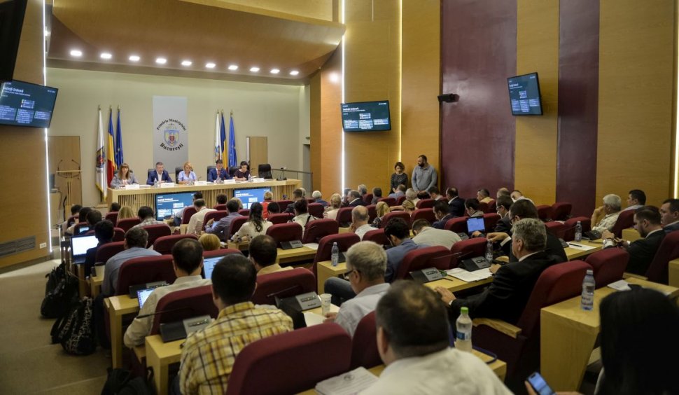 Patru partide au intrat în Consiliul General al Municipiului București: PSD, USR-PLUS, PNL şi PMP. Cine sunt cei 55 de consilieri