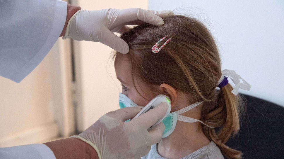 Sezonul virozelor respiratorii a debutat în forță la Buzău. Zilnic, aproximativ 30 de copii ajung la spital cu febră mare 