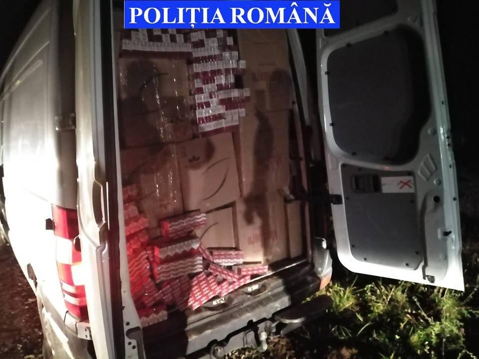 Peste 1.500.000 țigarete de contrabandă confiscate, după o urmărire în trafic și utilizarea noilor dispozitive de blocare a trecerii auto din dotarea Poliției Române