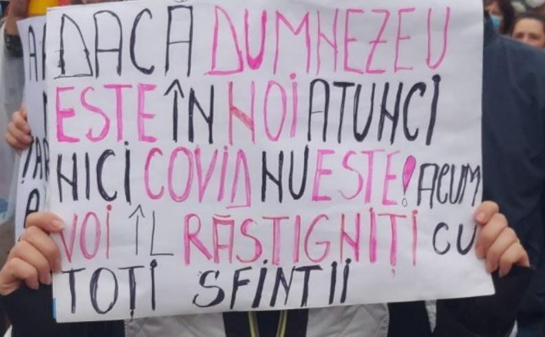 Revoltă la Iaşi: Sute de credincioşi protestează faţă de interdicţia pelerinajului la Sfânta Parascheva 680087
