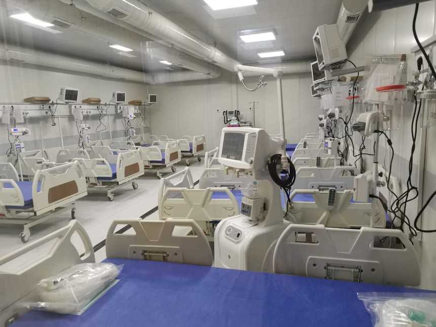 Spital de 14 milioane de euro cu lacătul la uşă, în plină explozie a numărului cazurilor de COVID-19