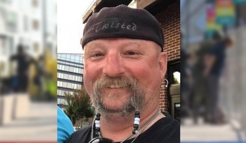 Bodyguardul unui post TV a împuşcat mortal un protestatar de dreapta, după o altercaţie  680255