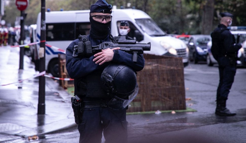 Un bărbat a fost decapitat în mijlocul străzii, în apropiere de Paris. Parchetul antiterorist a fost sesizat!