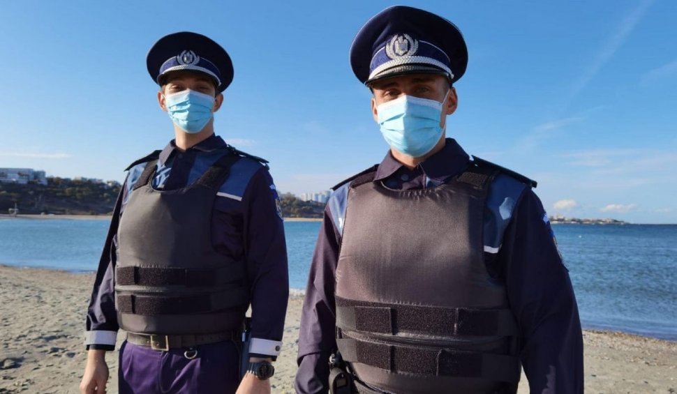 Doi polițiști din Constanța, eroi pentru tatăl unui copil bolnav prins cu mașina pe plajă la Mamaia