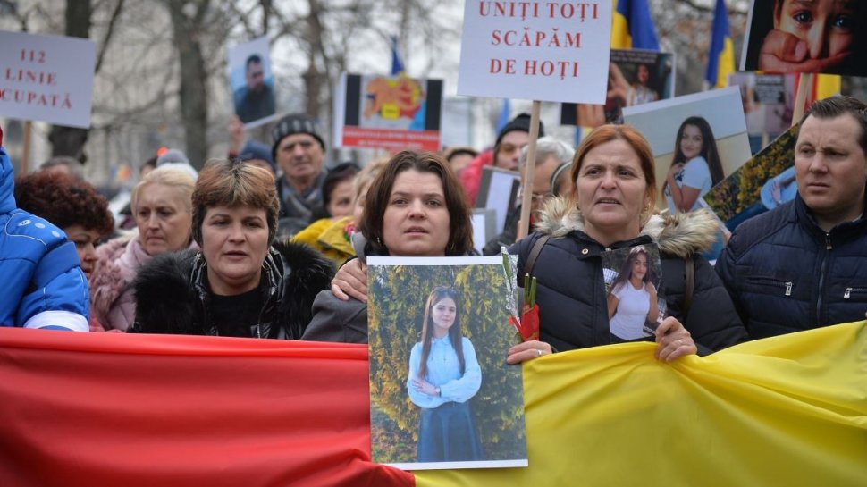 Mama Alexandrei Măceșanu: ”Mulţumesc statului român că ne-a găsit copilul şi ne şi amendează!”