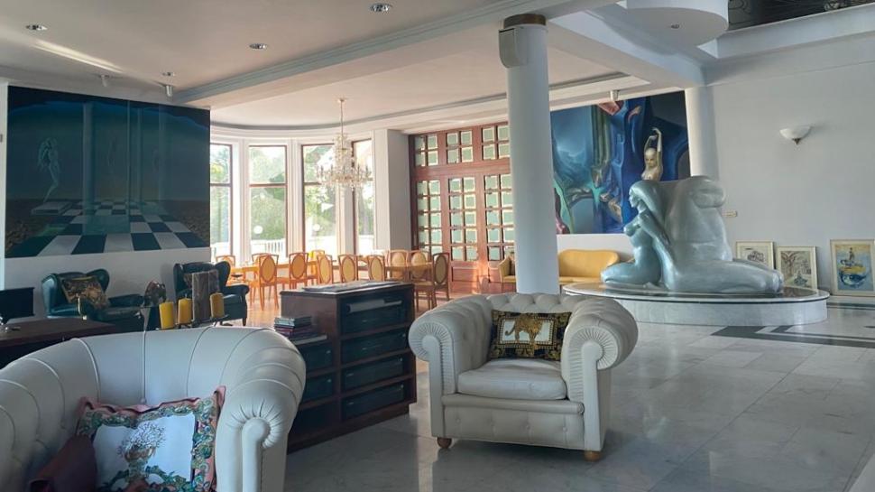 Imagini cu vila de la Izvorani înainte de a lua foc. Cum arăta casa în care a locuit Irinel Columbeanu 682270