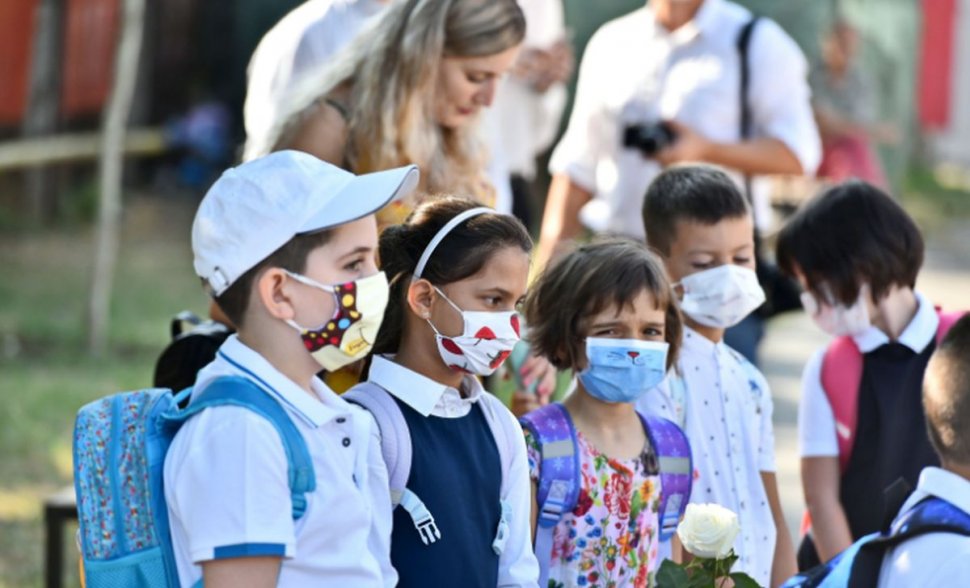 Organizația Mondială a Sănătății, apel la guverne: Școlile trebuie să rămână deschise! 
