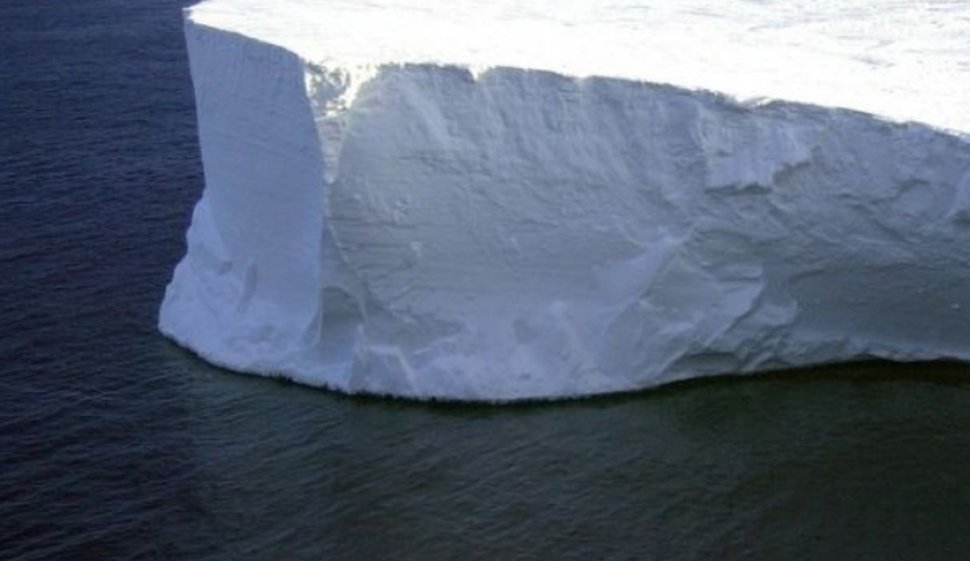Cel mai mare aisberg din lume se îndreaptă către Georgia de Sud. Pericol uriaș! 