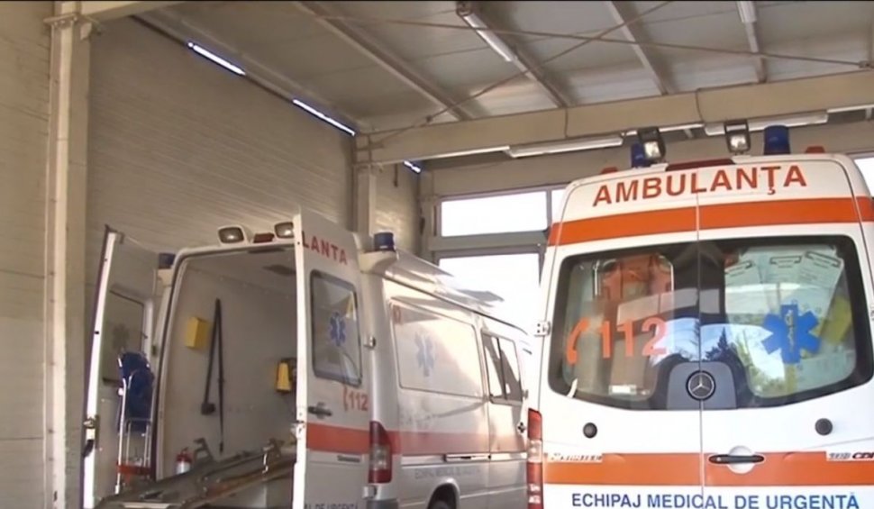 Un om a murit pe stradă, în Braşov, lângă Spitalul Judeţean, cu trei ambulanţe alături
