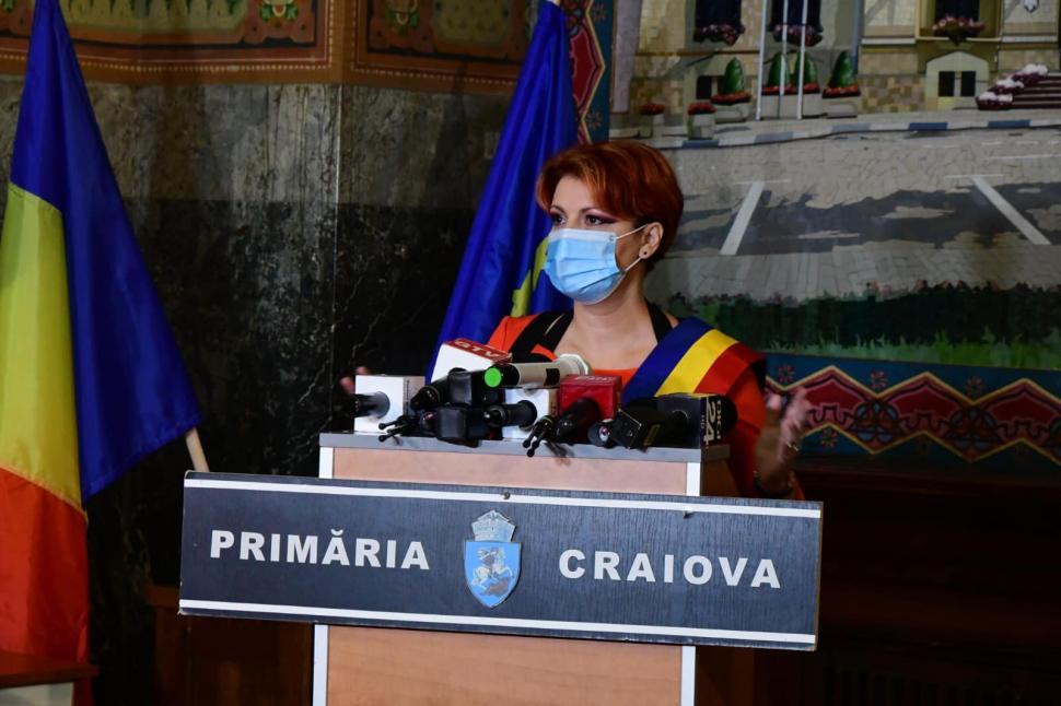 Lia Olguţa Vasilescu a depus jurământul de primar al Craiovei, după o lună şi jumătate de la alegeri 683837