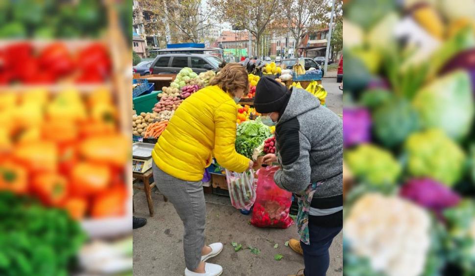 Primul ministru care se laudă că şi-a făcut cumpărături la piaţă, după ce Guvernul a închis pieţele 683979