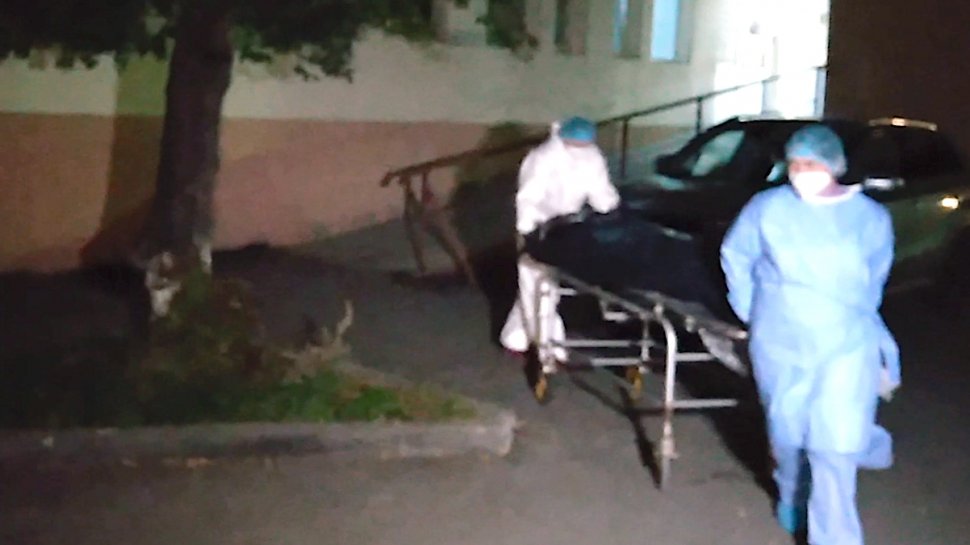 Pacienții de la ATI COVID Piatra Neamț, transferați la Spitalul mobil de la Lețcani