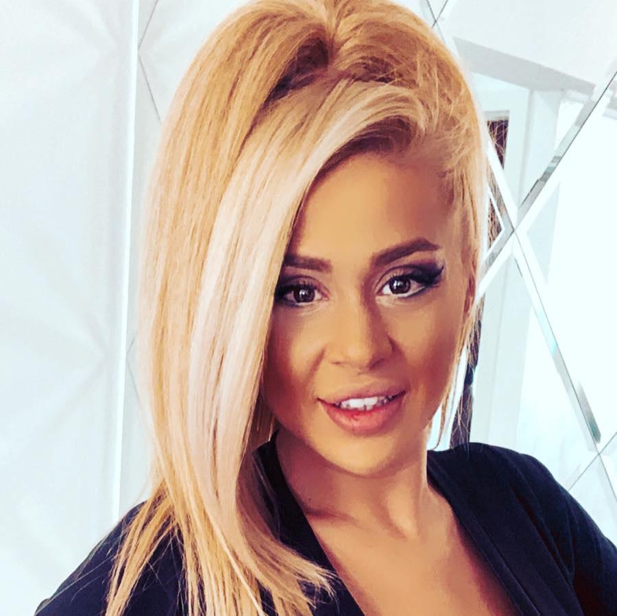 O dansatoare pentru manelişti, angajată la DSP Bucureşti. Salariul pe care îl va lua Emy Florescu 684500