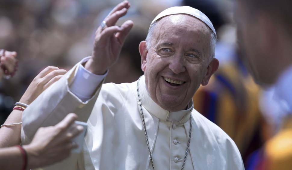 Contul de Instagram al Papei a dat Like unui model brazilian. Este investigaţie la Vatican