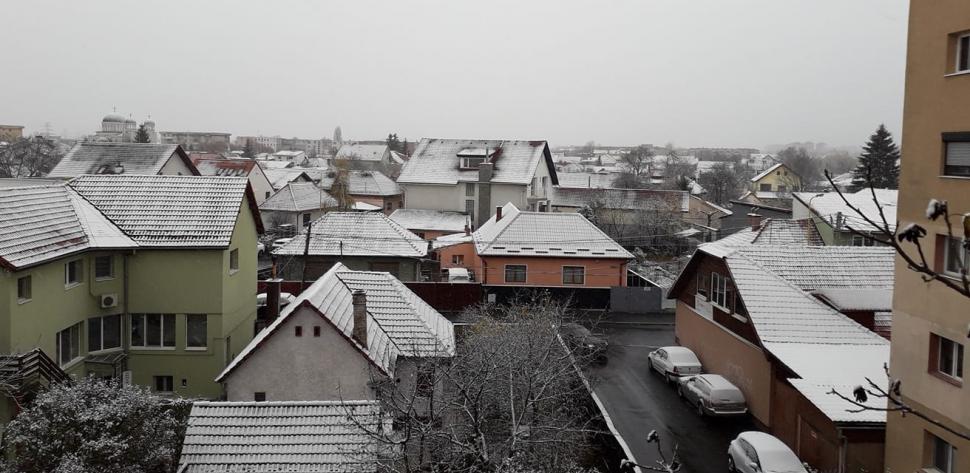 A nins ca-n poveşti în zona montană, în această noapte. Stratul de zăpadă de apropie de 10 centimetri (Galerie foto) 684743