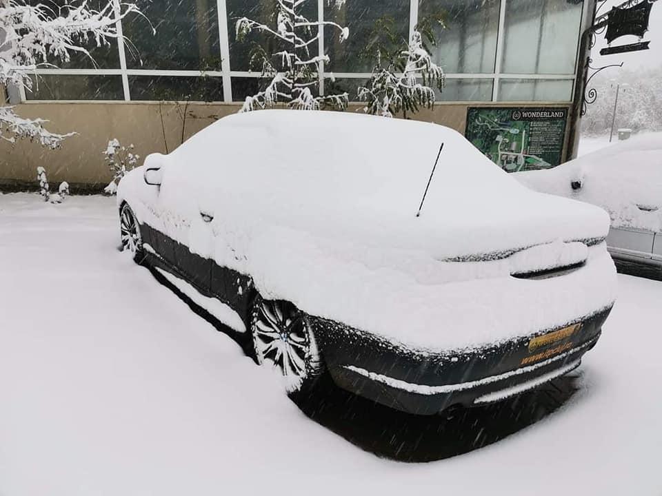 A nins ca-n poveşti în zona montană, în această noapte. Stratul de zăpadă de apropie de 10 centimetri (Galerie foto) 684748