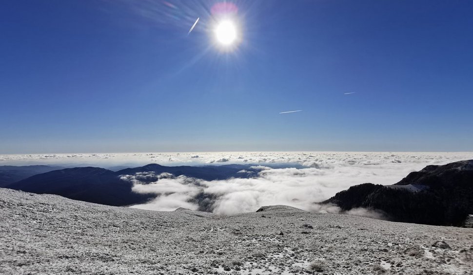 Imagini spectaculoase de la munte! Turiștii au asistat la "Marea alpină", un fenomen meteorologic absolut spectaculos