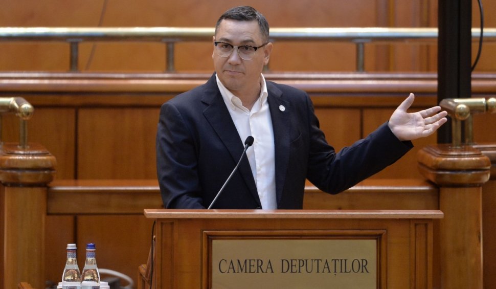 Victor Ponta: "Gogoși de la politicieni de doi bani - își dau demisii pentru o zi ca să nu vorbim de lipsa testelor, de școlile închise, de firmele românești băgate în faliment"