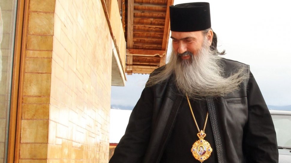 ÎPS Teodosie a fost oprit de filtrul de poliție în drum spre Peștera Sfântului Andrei